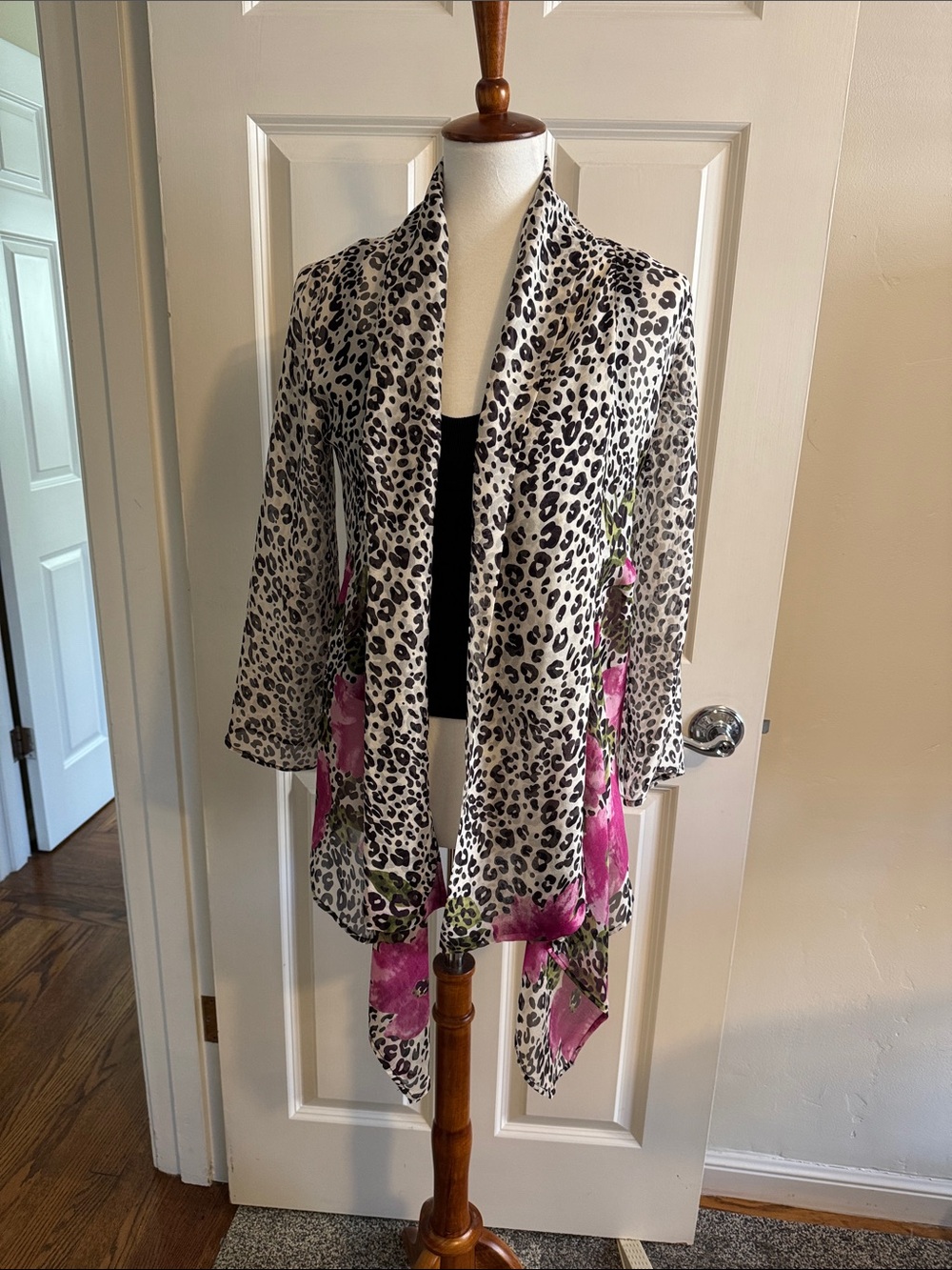 Chic Women's Open Front Leopard Print Jacket with Pink Floral Detail 100% Silk